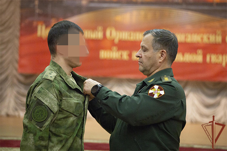 В Центральном округе Росгвардии военнослужащим и сотрудникам вручили государственные и ведомственные награды