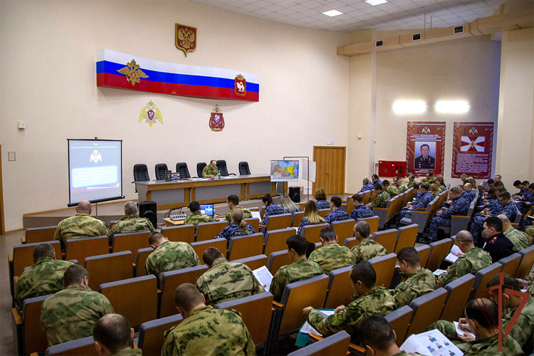 Зимний период подготовки начался в Уральском округе Росгвардии  