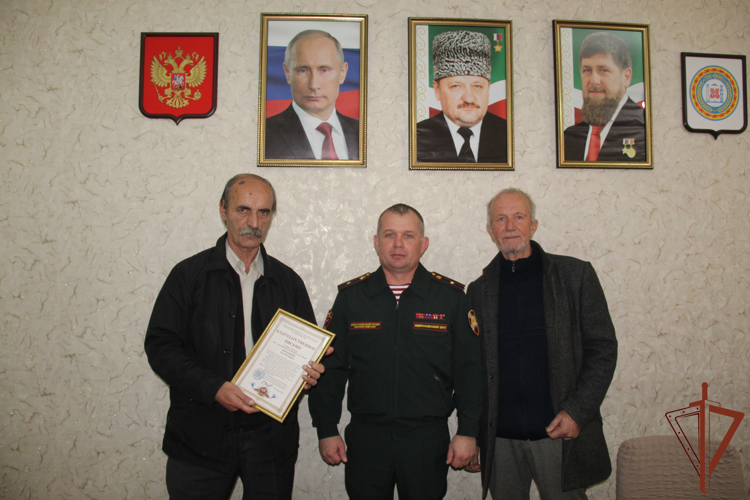 Росгвардейцы поздравили журналистов Северного Кавказа с Днем российской печати
