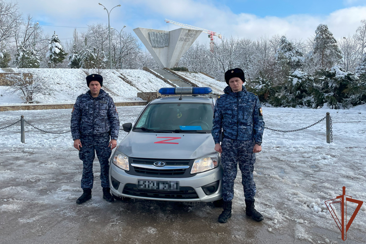 Росгвардейцы сопроводили автомобиль в краснодарскую больницу с нуждающейся в медицинской помощи пассажиркой