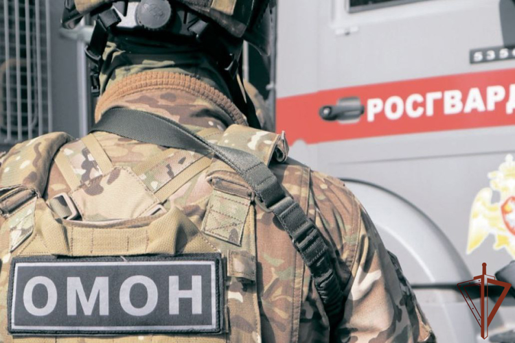 ОМОН Росгвардии задержали подозреваемых в совершении разбойного нападения в Красноярском крае