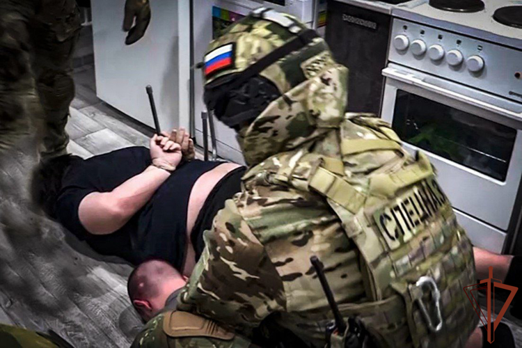 Спецназ Росгвардии задержал подозреваемых в мошенничестве под предлогом продажи криптовалюты в Хакасии