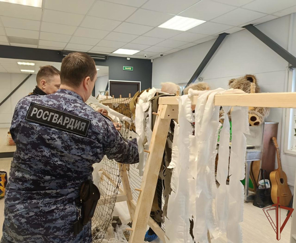 Сотрудники Росгвардии поддержали участников СВО в Ленинградской области