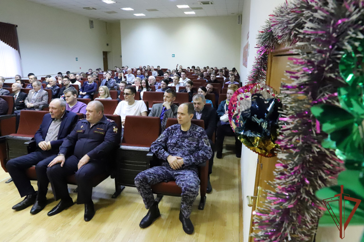 В московском управлении вневедомственной охраны прошел праздничный концерт