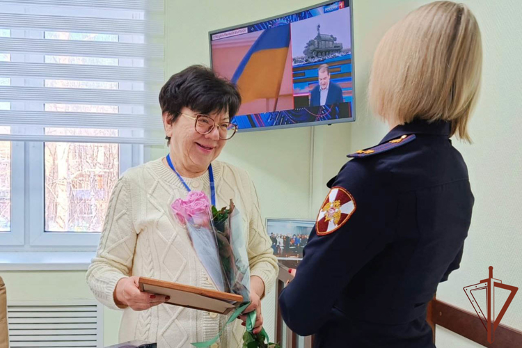 Росгвардейцы поздравили журналистов из Приволжья с Днем российской печати