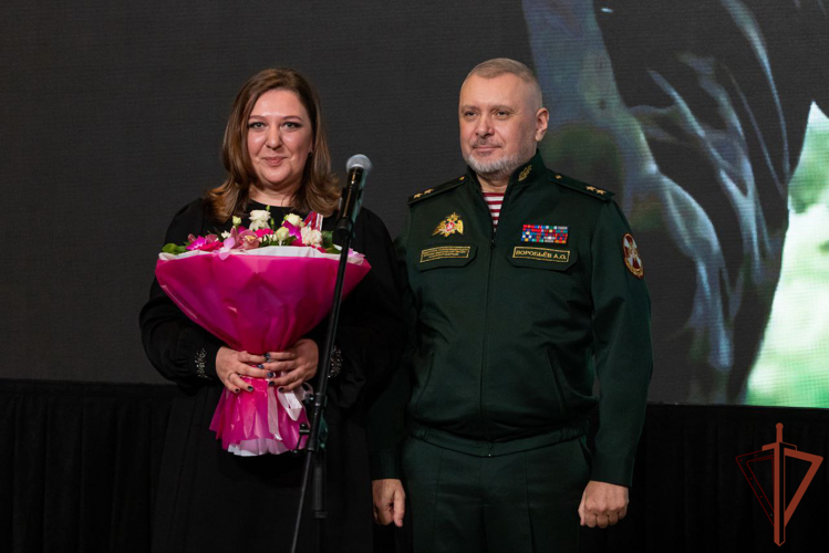 Генерал-лейтенант Алексей Воробьев вручил ведомственные медали представителям СМИ (видео)
