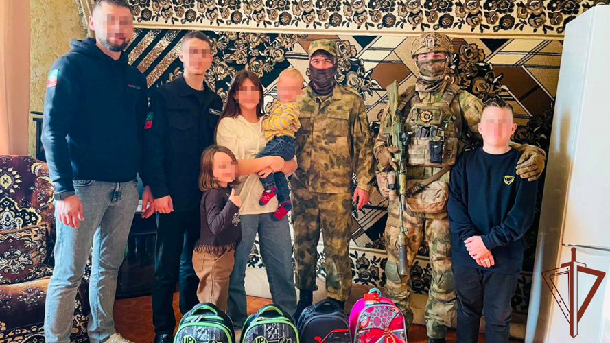 Росгвардейцы доставили гуманитарную помощь жителям Запорожской области