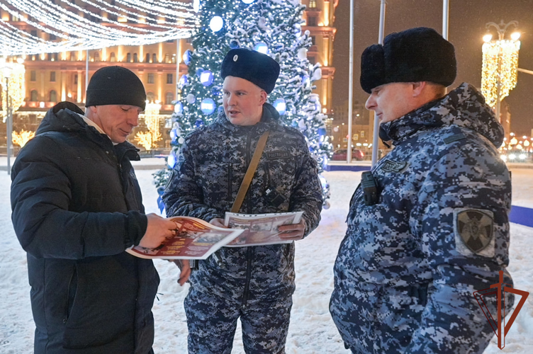 Росгвардейцы в Москве проводят акцию «Безопасный Новый год» (Видео)