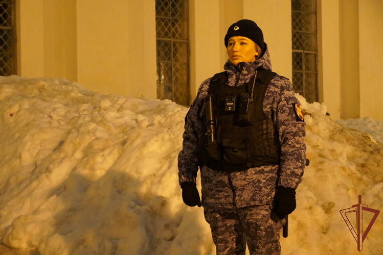 Росгвардейцы спасли потерявшегося ребёнка в Новгороде