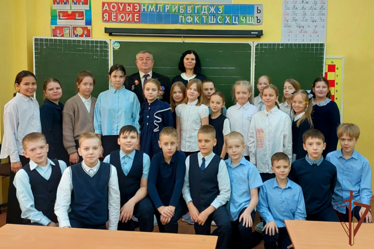 Росгвардейцы почтили память защитников и жителей блокадного Ленинграда на Урале