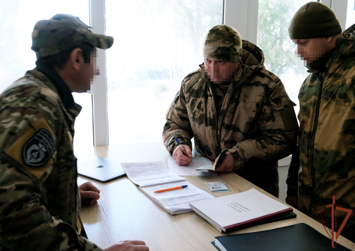 Росгвардия представила выставку фотографий «Росгвардия. На страже Херсонской области»