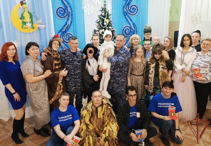 Росгвардейцы-участники акции «Дед Мороз специального назначения» продолжают эстафету добрых дел на юге России 