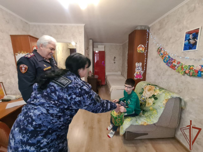 Росгвардейцы исполнили новогодние мечты детей в рамках всероссийской  акции «Елка желаний»   