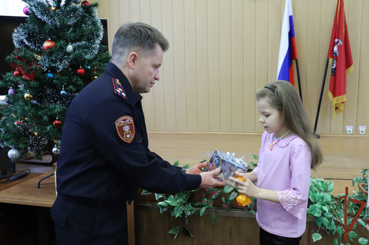 Росгвардейцы исполнили новогодние мечты детей в рамках всероссийской  акции «Елка желаний»   