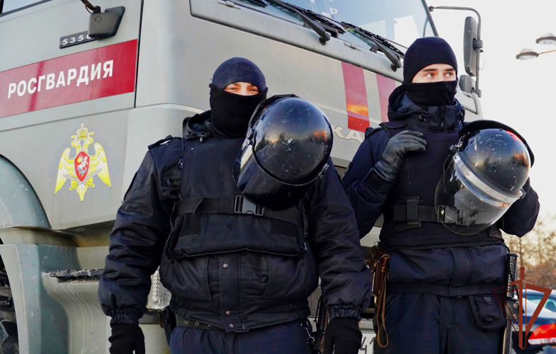 Петербургские росгвардейцы обеспечили безопасность матча КХЛ
