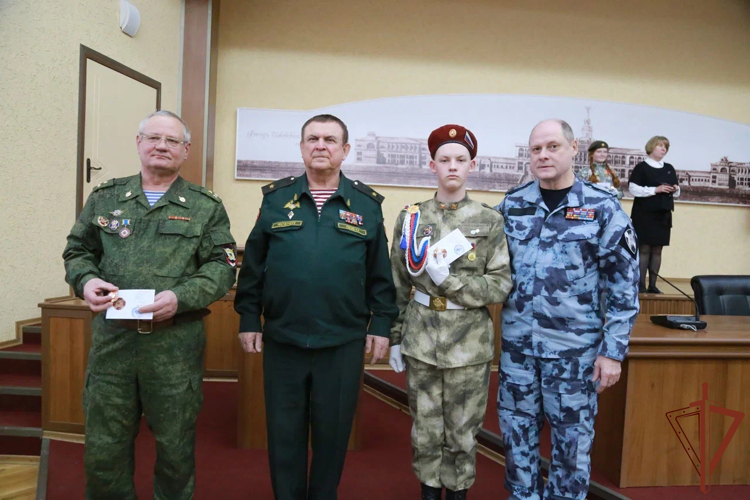 Росгвардейцы поощрили отличившихся кадет в Приволжье