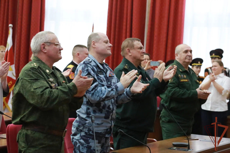 Росгвардейцы поощрили отличившихся кадет в Приволжье