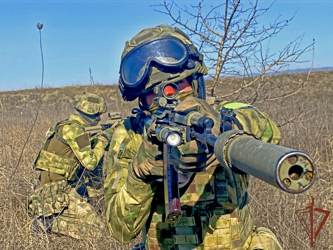 Военнослужащих подразделений оперативного назначения поздравили на Северном Кавказе