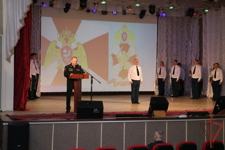 Мероприятия, посвященные Дню защитника Отечества, продолжаются на Урале (видео)