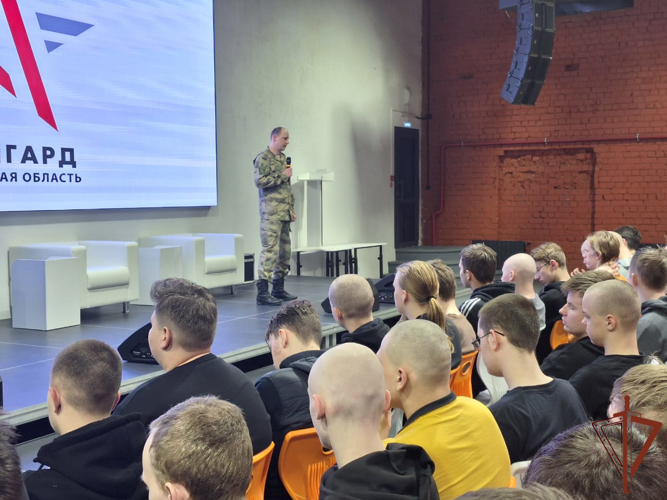 Росгвардейцы Северо-Западного округа знакомят школьников с военными институтами ведомства