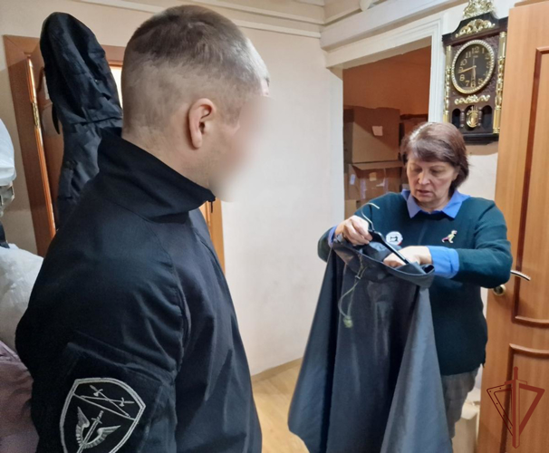 К  акции «Своих не бросаем» присоединились представители Росгвардии и ветераны службы в Югре