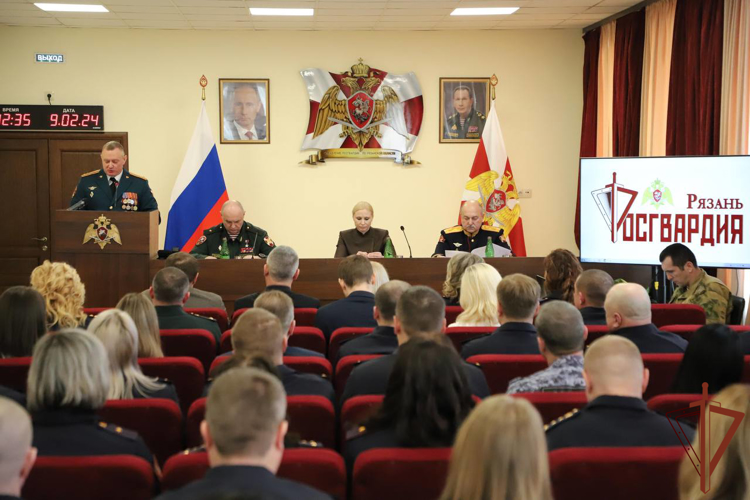Поздравили с профессиональным праздником сотрудников подразделений государственного контроля и лицензионно-разрешительной работы в Центральной России