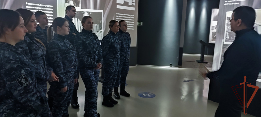 Росгвардейцы в Сибири присоединились к празднованию 81-й годовщины победы в Сталинградской битве
