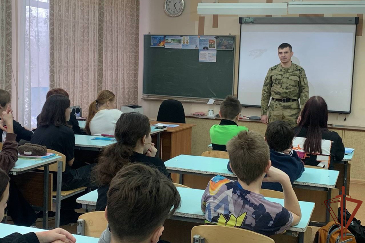 Росгвардейцы в Сибири присоединились к празднованию 81-й годовщины победы в Сталинградской битве