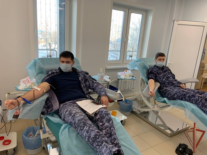 Росгвардейцы поддержали ведомственную акцию «От сердца к сердцу» в Саратове