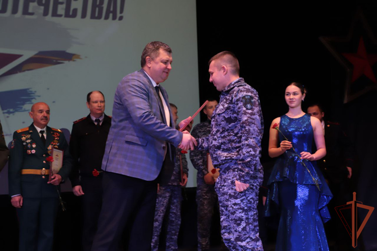 Росгвардейцы Северо-Кавказского округа отмечены Почетными грамотами и Благодарственными письмами