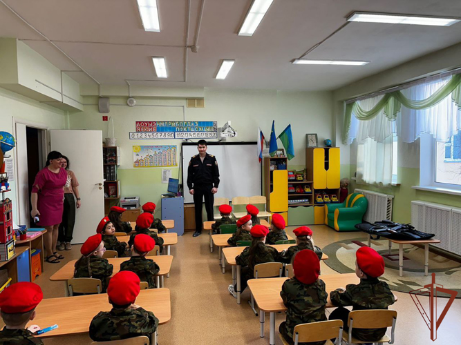 Росгвардейцы провели патриотические мероприятия для воспитанников движения «Гвардейская смена» на Урале
