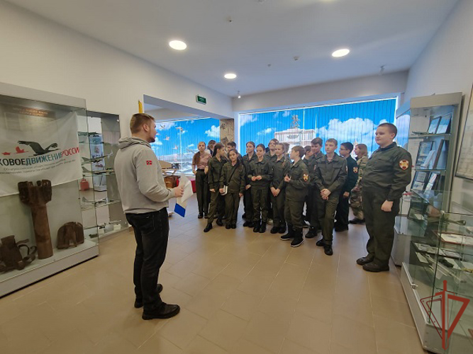 Патриотические мероприятия с молодежью проводят росгвардейцы  в регионах Центральной России