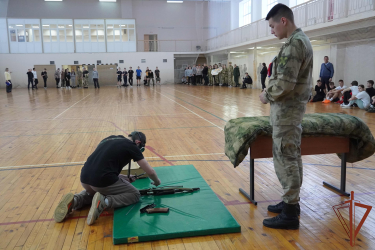 Патриотические мероприятия Росгвардии с молодежью прошли в центральных регионах  России