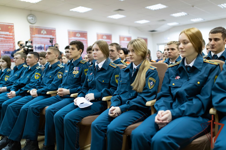 Мероприятия, посвященные Дню защитника Отечества, продолжаются на Урале (видео)