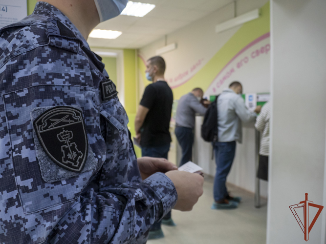 сотрудники Росгвардии сдали кровь для пациентов городских больниц в Санкт-Петербурге