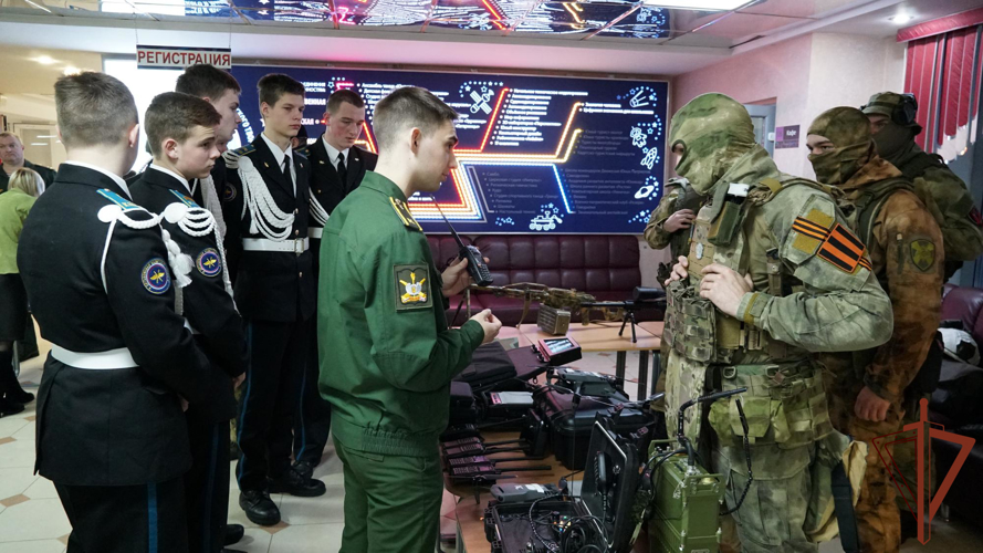 Росгвардейцы приняли участие во всероссийской патриотической акции в Брянске