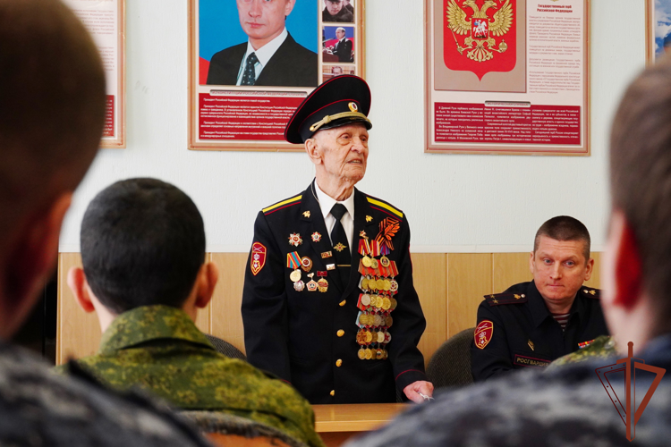 Ведомственную акцию «Неделя мужества» поддержали росгвардейцы Южного округа