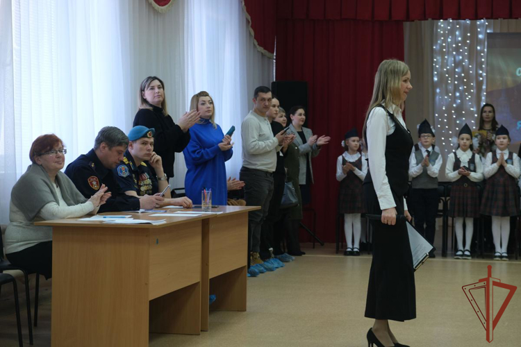 Росгвардия накануне Дня защитника Отечества провела патриотические мероприятия для уральской молодежи и школьников