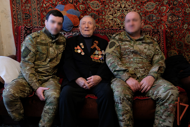Росгвардейцы поздравили ветеранов Великой Отечественной войны с наступающим Днем защитника Отечества  в Дагестане