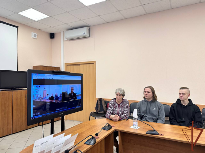 Росгвардейцы Северо-Западного округа знакомят школьников с военными институтами ведомства
