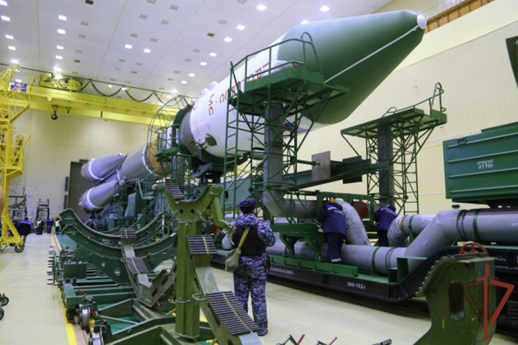 Росгвардия обеспечила безопасность транспортировки космических аппаратов на «Байконур»    