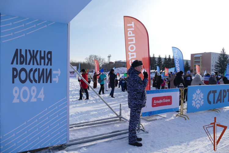 Росгвардейцы в Сибири стали участниками всероссийского забега «Лыжня России-2024» 