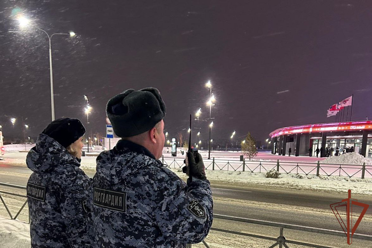 Сотрудники Росгвардии обеспечили правопорядок на матчах КХЛ в Омске 