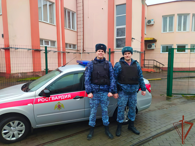 Росгвардейцы разыскали и вернули родителям ушедшую из дома девочку в Калининграде (видео)