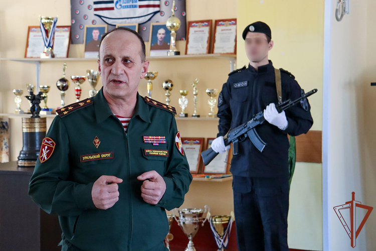 На базе челябинского ОМОН «Воин» Росгвардии открыли мемориал в память о героях СВО