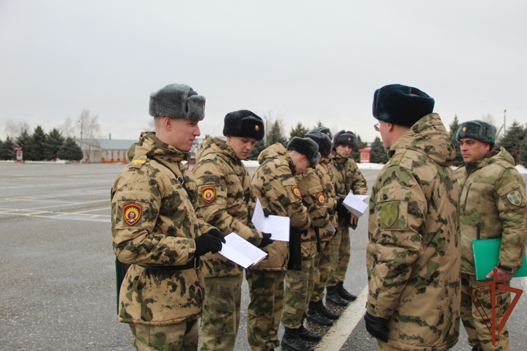 Курсанты Новосибирского военного института Росгвардии оттачивают командирскую выучку в Чеченской Республике