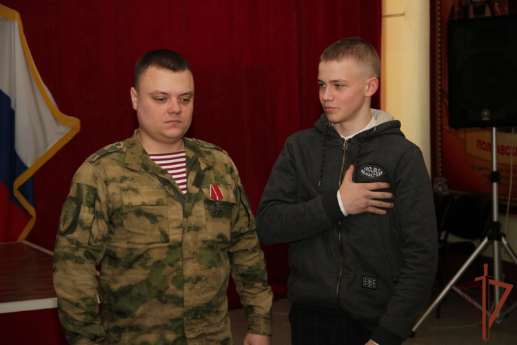 Росгвардия провела патриотические мероприятия для подшефной молодежи  на Урале