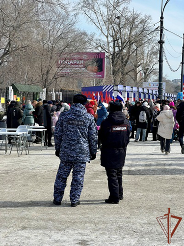 Росгвардейцы обеспечили безопасность проведения Международных Российско - Китайских зимних игр на пограничной реке Амур