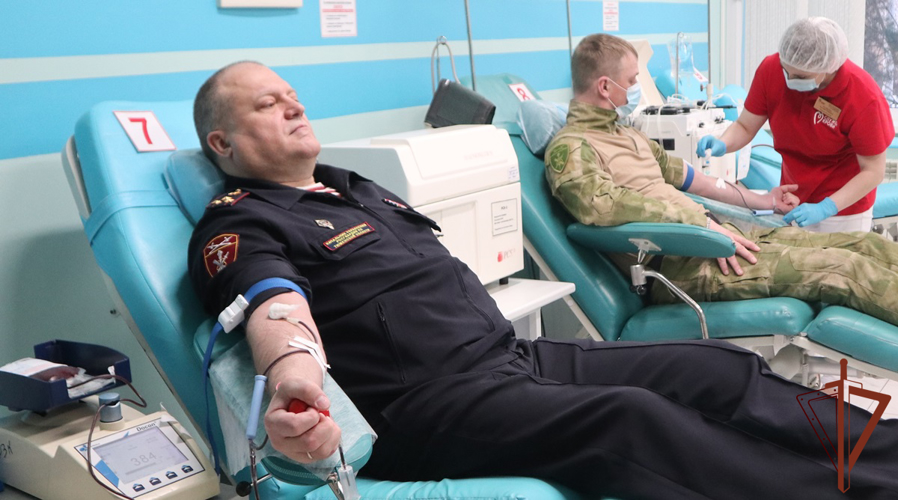 Всероссийскую донорскую акцию «От сердца к  сердцу» поддержали росгвардейцы в Тюменской  области