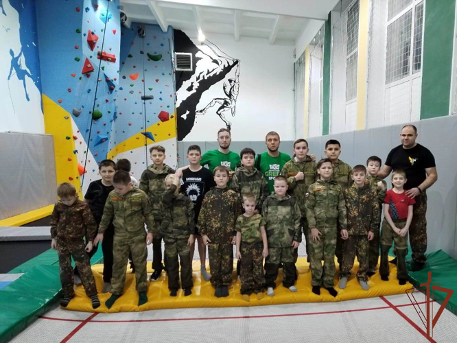 Росгвардейцы провели патриотические мероприятия для воспитанников движения «Гвардейская смена» на Урале
